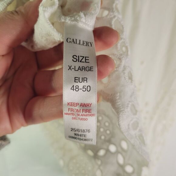 Gallery Ivory White Lace Top - Picture 11 of 12